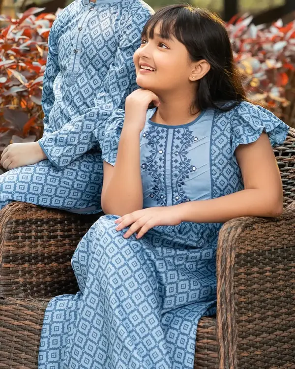 Blue Blossom Girls’ Frock – Elegant Cotton Comfort