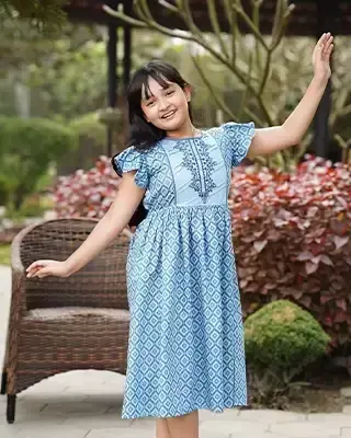 Blue Blossom Girls’ Frock – Elegant Cotton Comfort